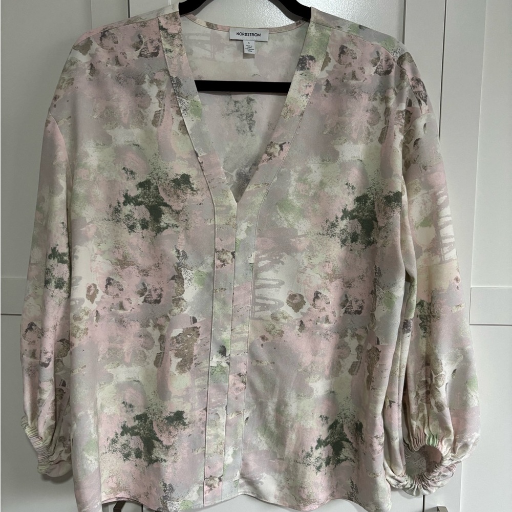 Nordstrom Women's Pink and Green Top